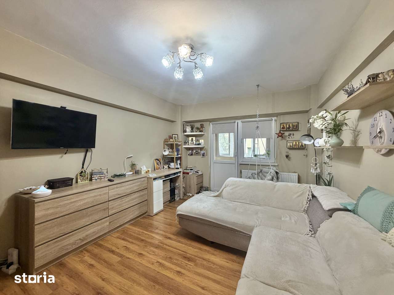 Apartament 2 camere, decomandat, etaj 3, zona Dambovita — fotografia 1