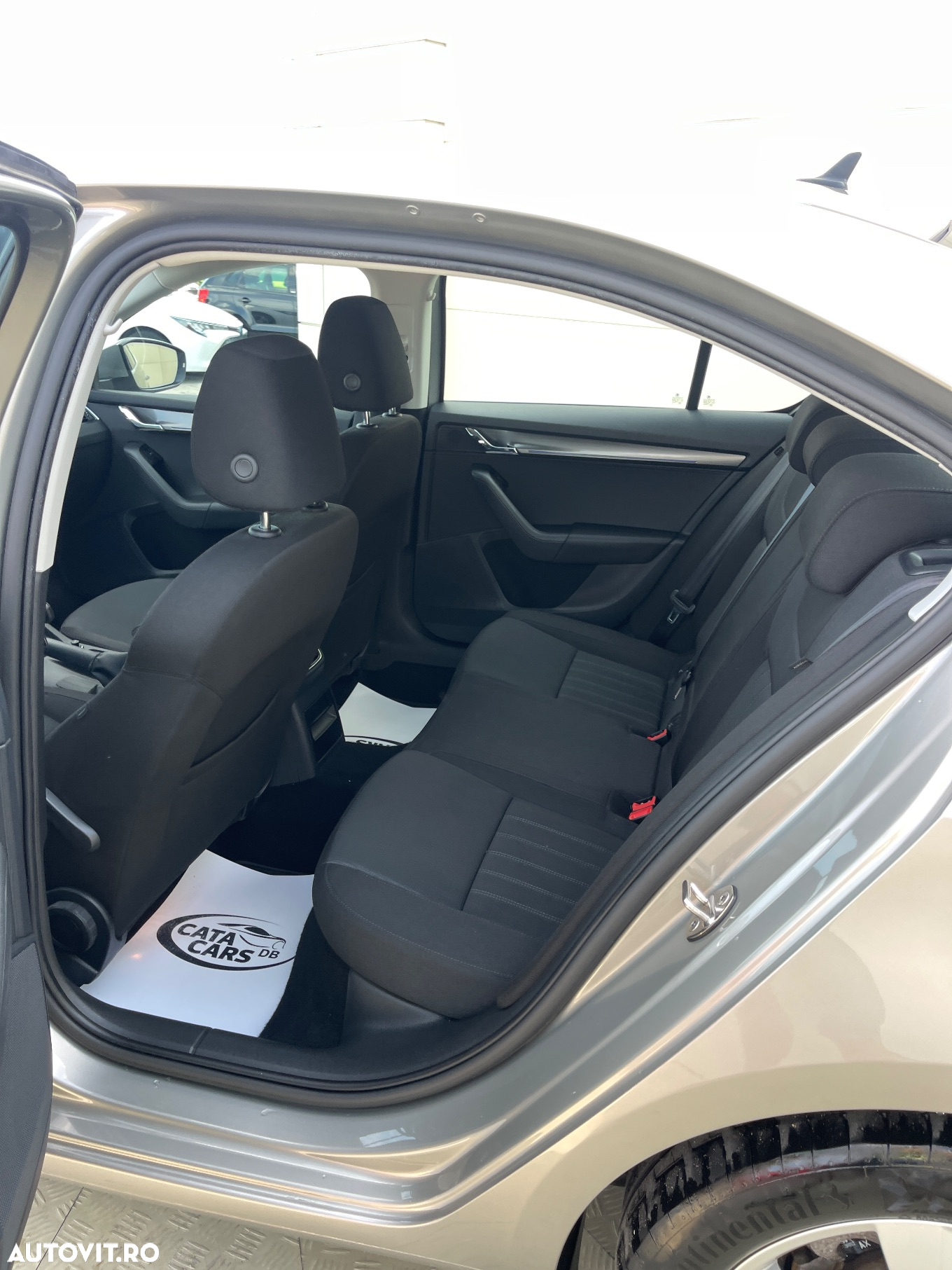 Skoda Octavia 1.6 TDI DSG Style - 26