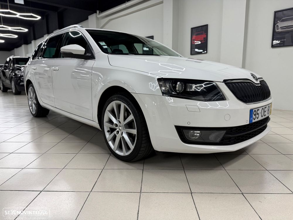 Skoda Octavia Break 1.6 TDi Sportline Pack DSG - 1