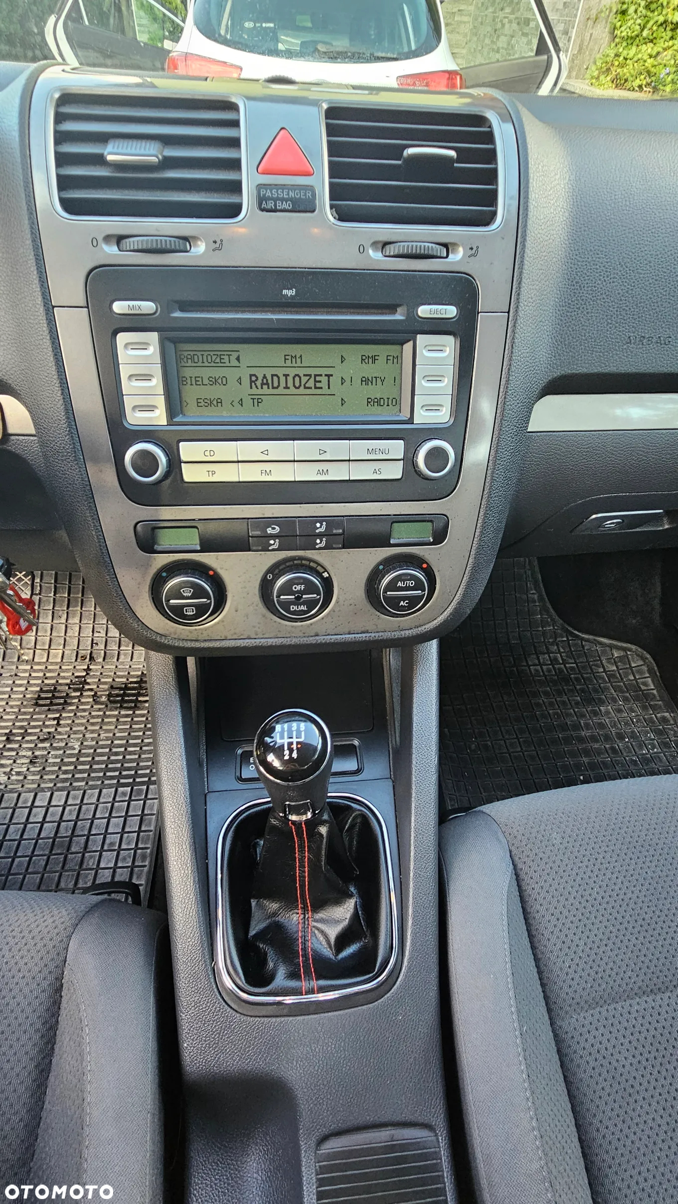 Volkswagen Golf V 1.6 Comfortline - 14
