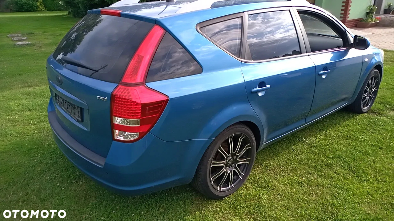 Kia Ceed - 4