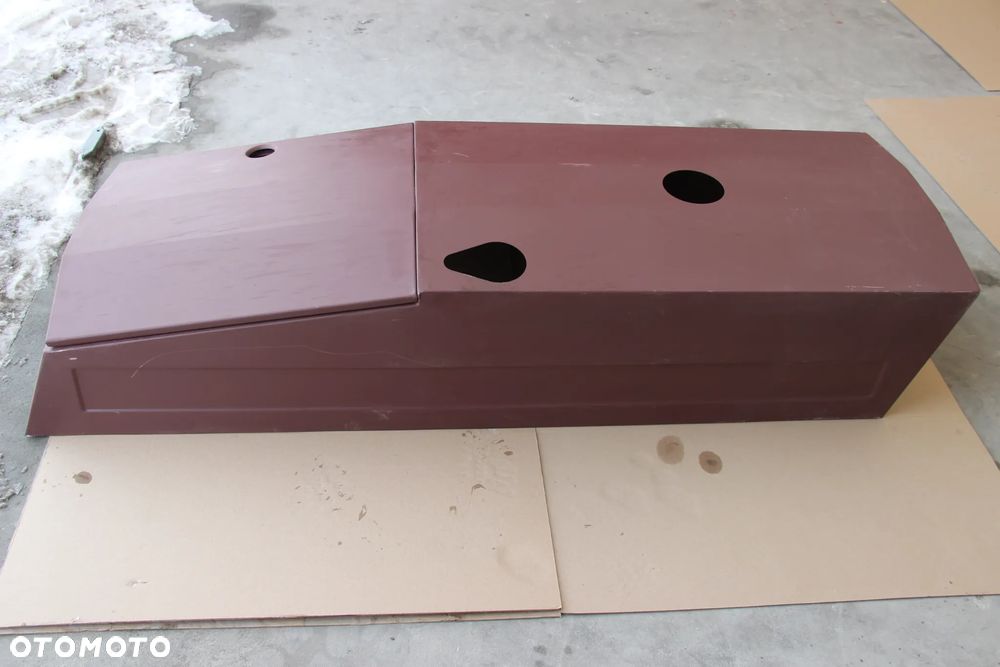 Płaszcz maski silnika ursus C-385 902 pochodne górna część maski  83305050 - 2