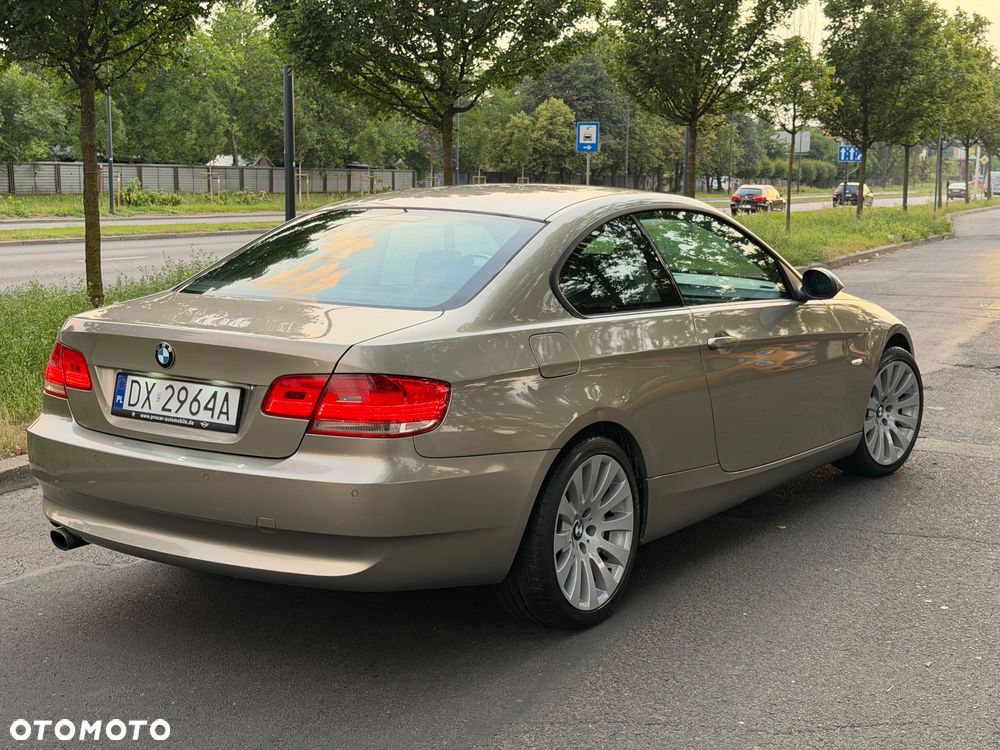 BMW Seria 3 320i - 4