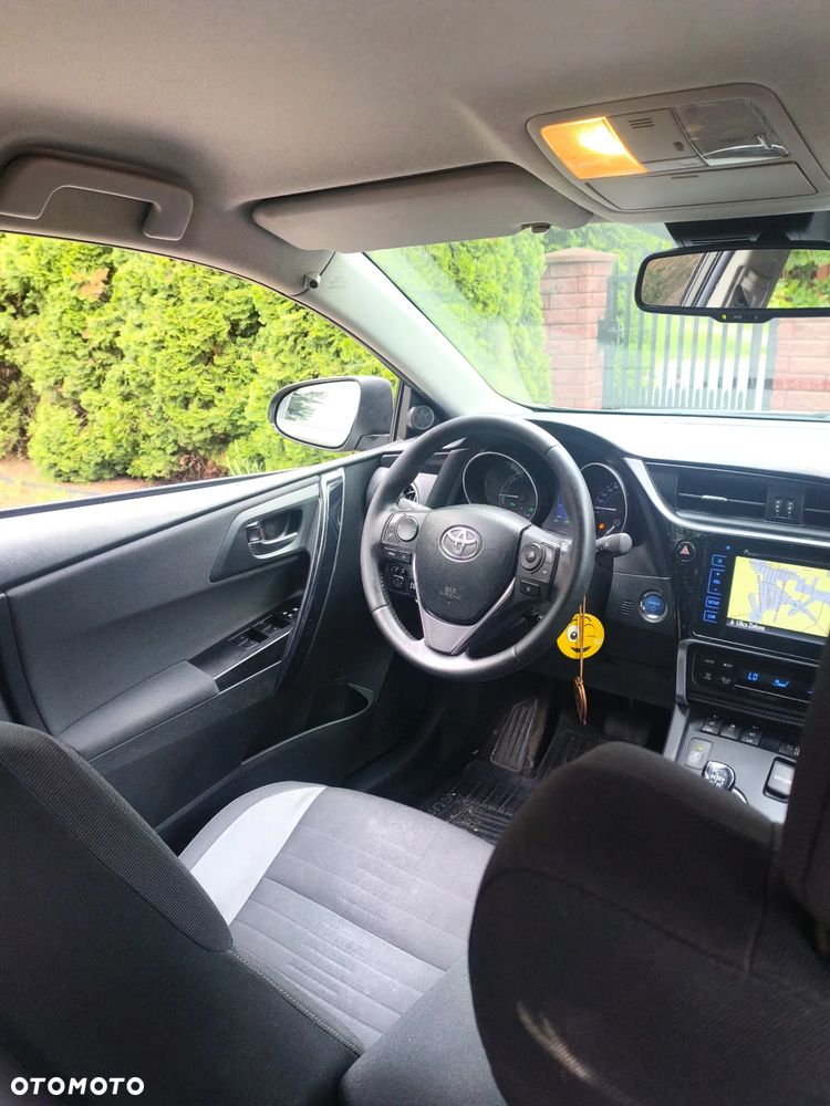 Toyota Auris Hybrid 135 Prestige - 12