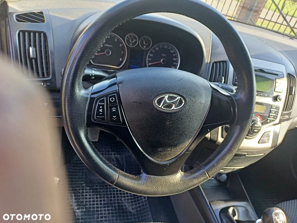 Hyundai i30 1.4 Classic + - 12