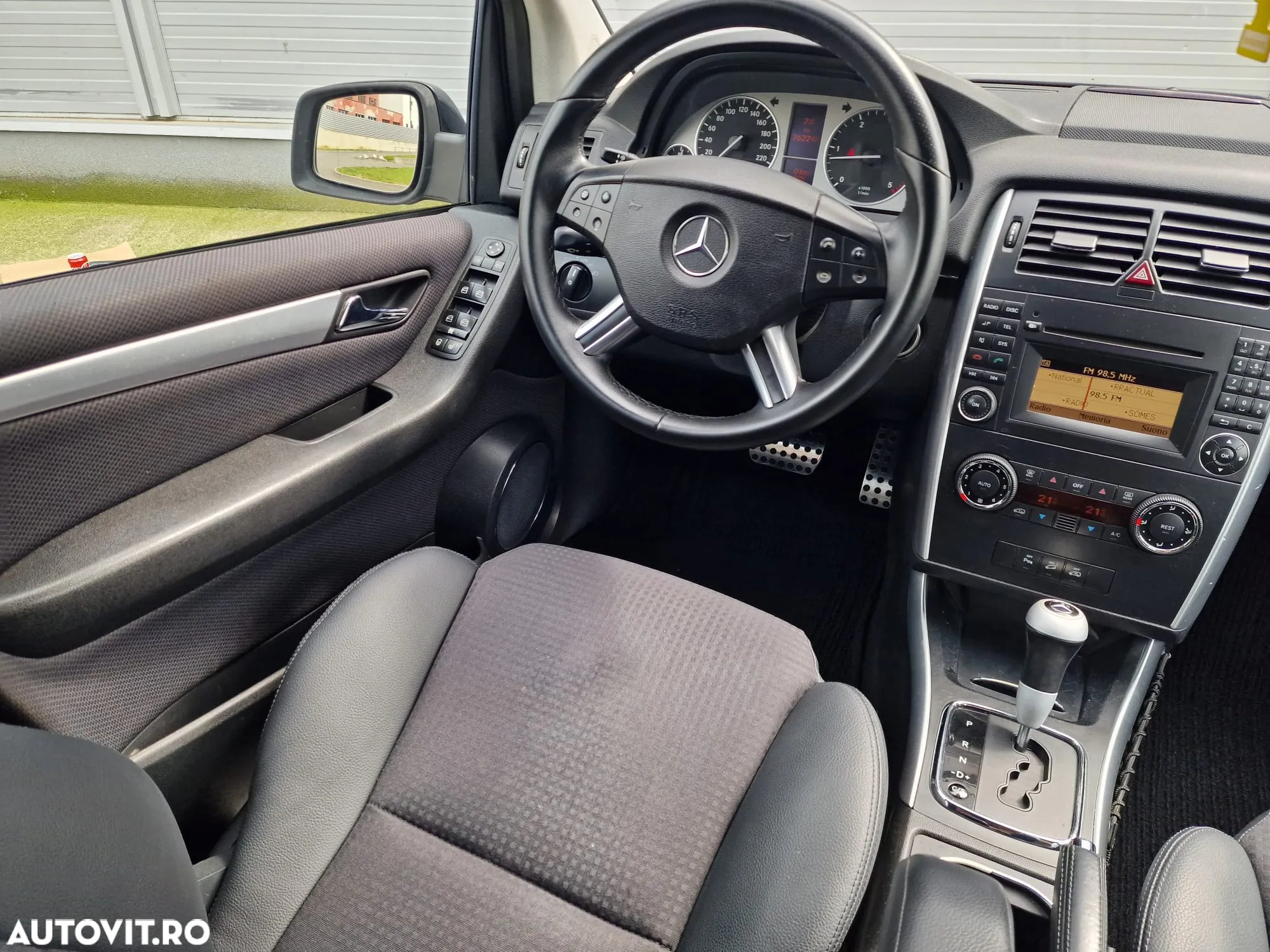 Mercedes-Benz B - 13