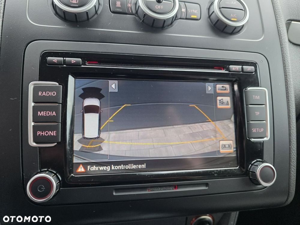 Volkswagen Touran 2.0 TDI DPF DSG Cross - 10