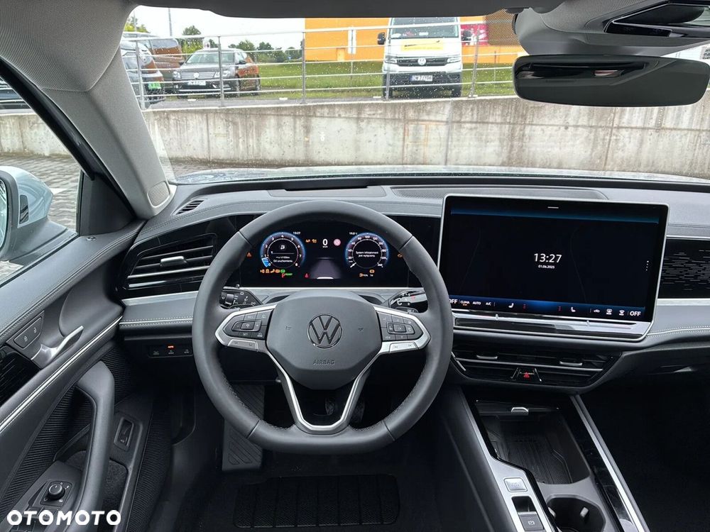 Volkswagen Passat - 13