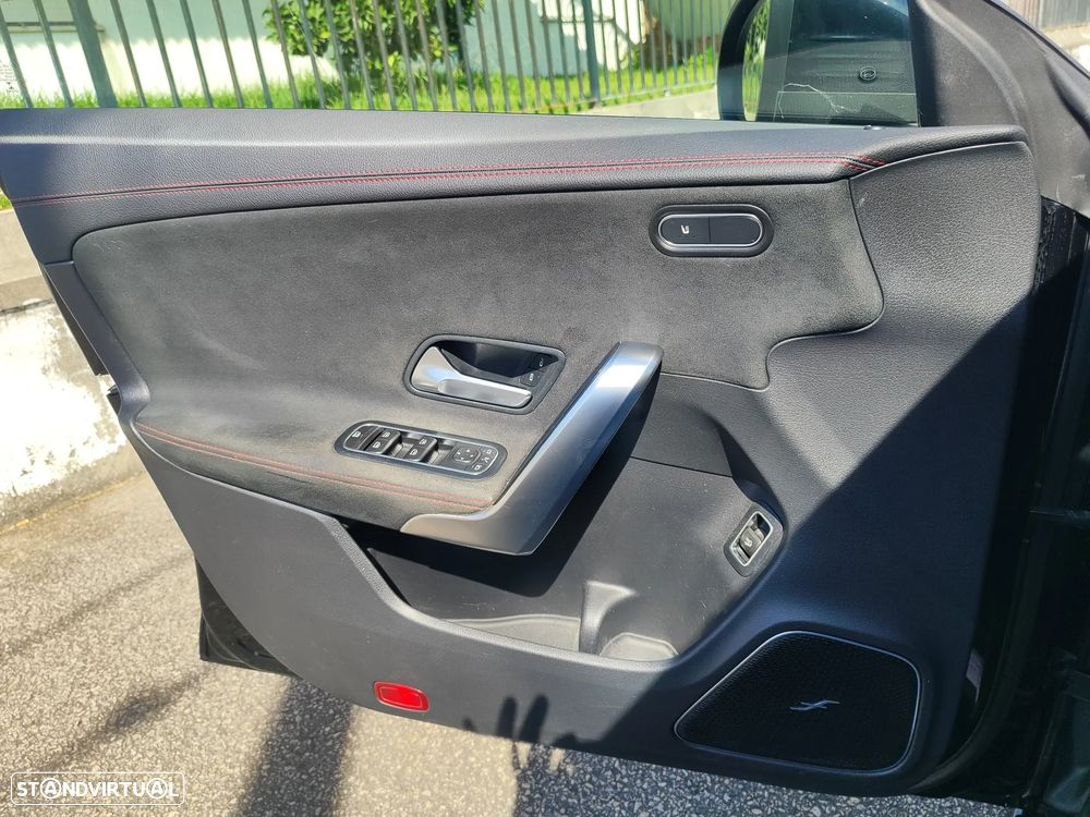 Mercedes-Benz CLA 220 d Shooting Brake AMG Line Aut. - 24