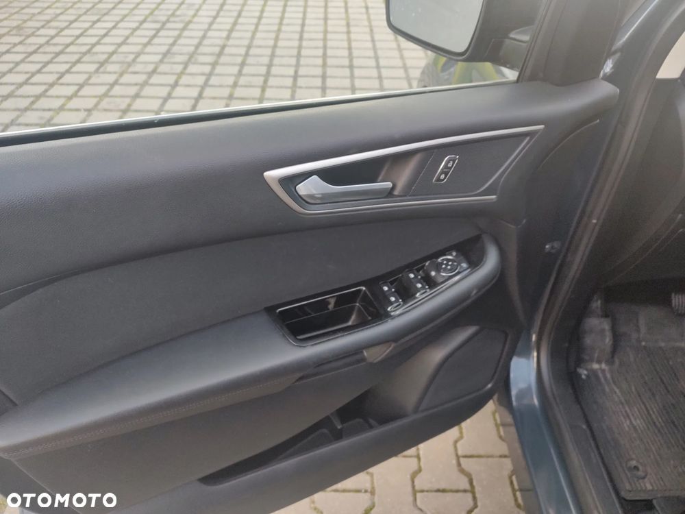 Ford Edge - 5