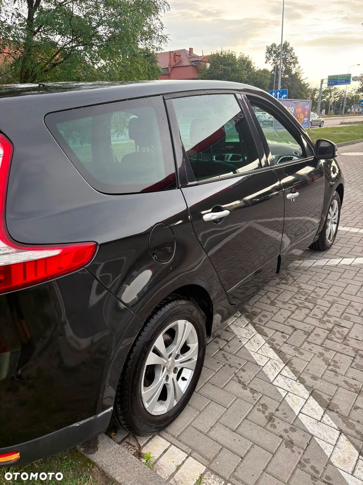 Renault Scenic 1.4 16V TCE Expression - 11