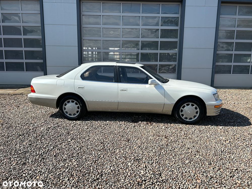 Lexus LS - 1