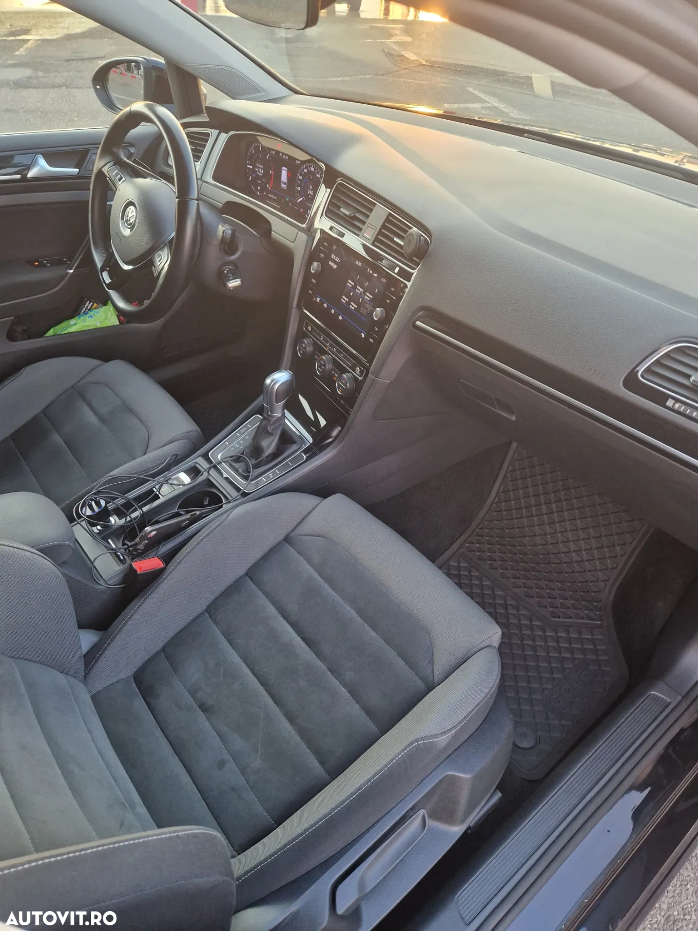 Volkswagen Golf 1.6 TDI DSG Highline - 8