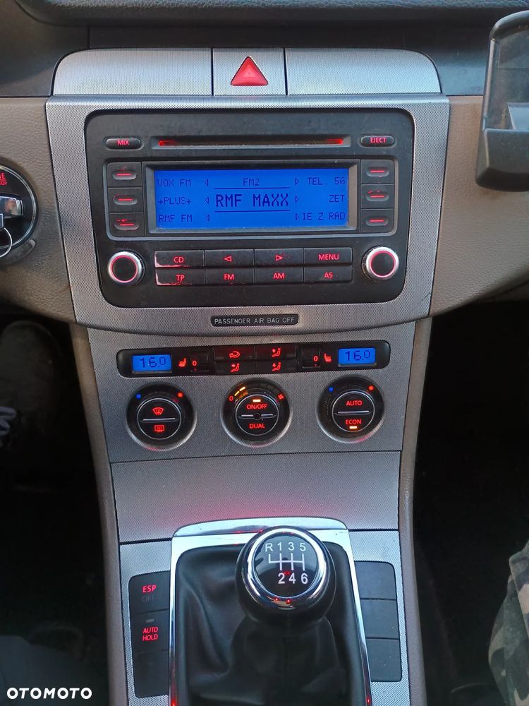 Volkswagen Passat 1.9 TDI Comfortline - 8