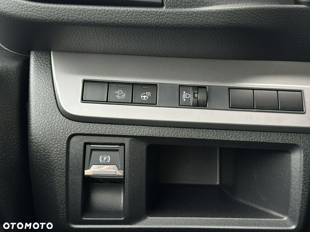 Peugeot Traveller - 40