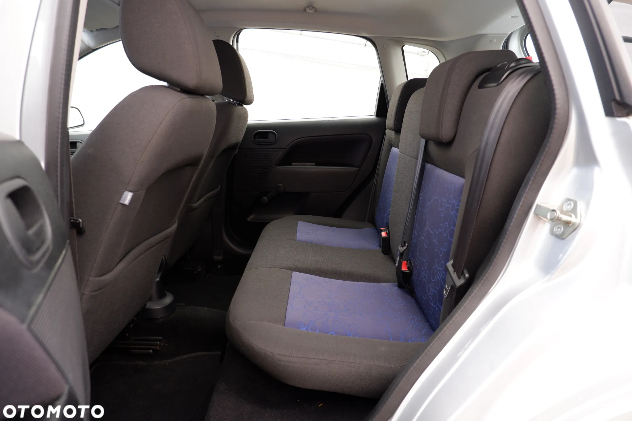 Ford Fiesta - 10