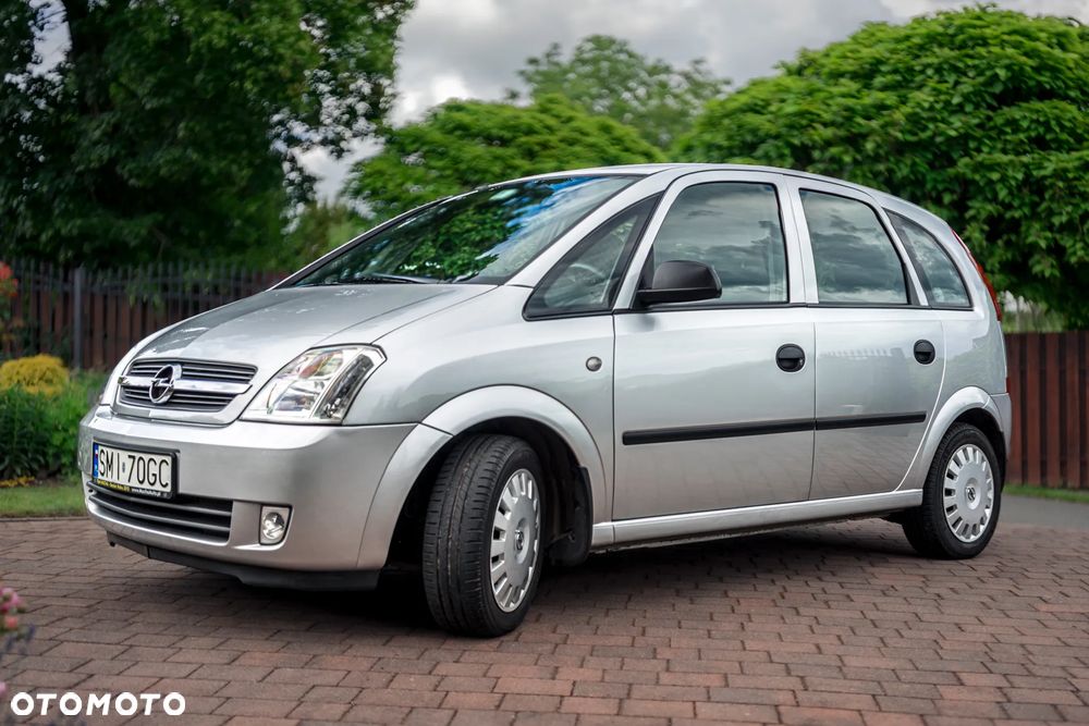Opel Meriva 1.6 16V Essentia Easytronic - 2