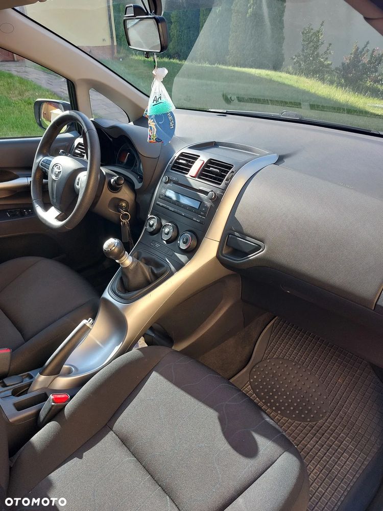 Toyota Auris 1.4 D-4D Terra - 17