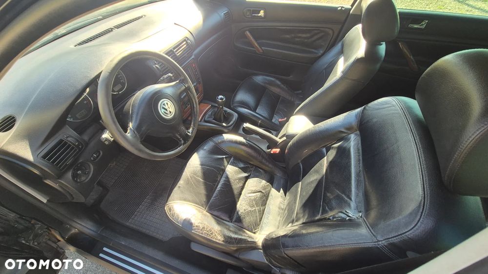 Volkswagen Passat 1.9 TDI Highline - 7