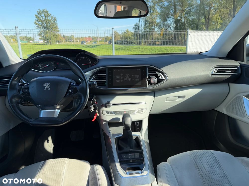 Peugeot 308 BlueHDi 150 Automatik Stop & Start Allure - 26