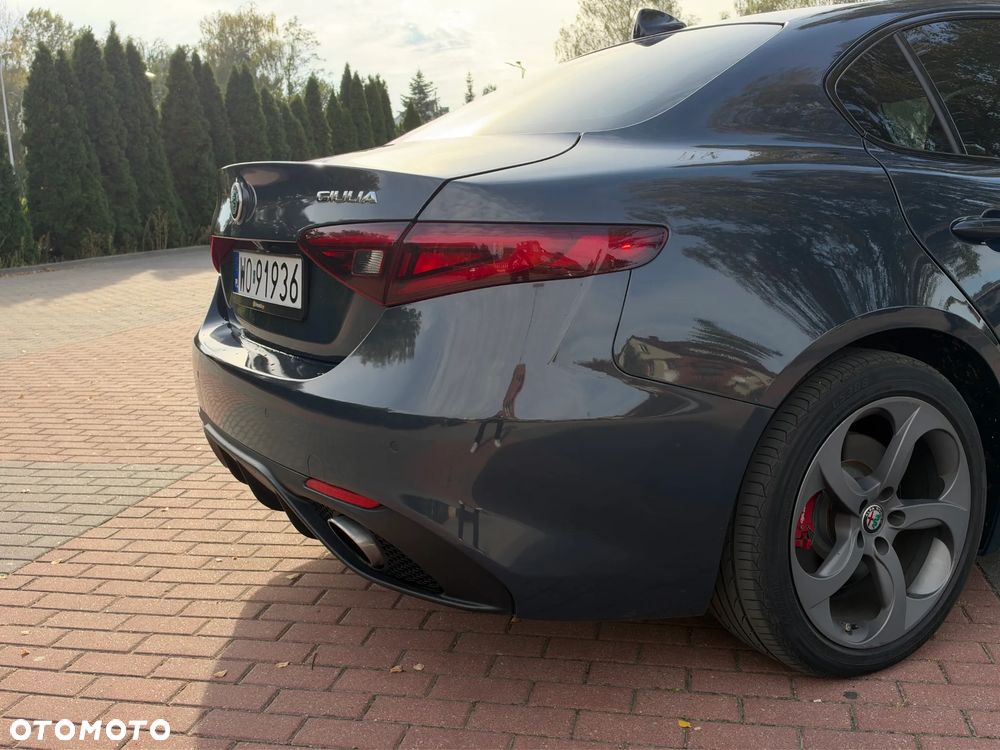Alfa Romeo Giulia 2.0 Turbo 16V AT8 Veloce Ti - 16