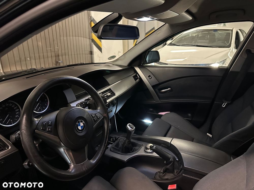 BMW Seria 5 525i - 10