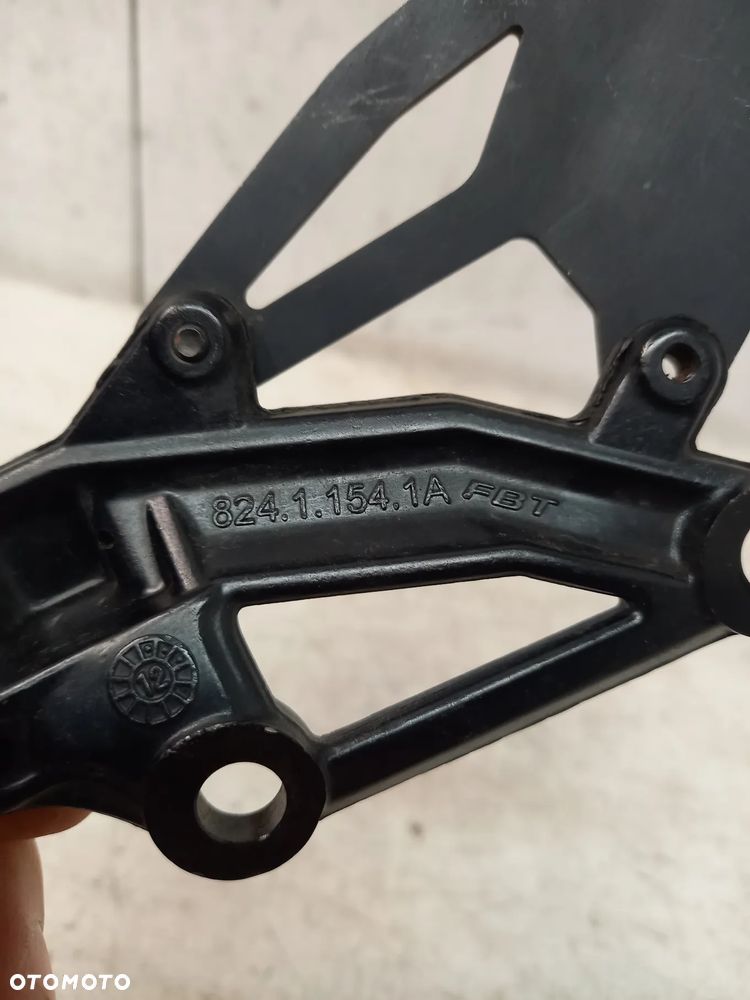 Ducati Streetfighter mocowanie wspornik dzwigni podnóżka przod lewy - 3