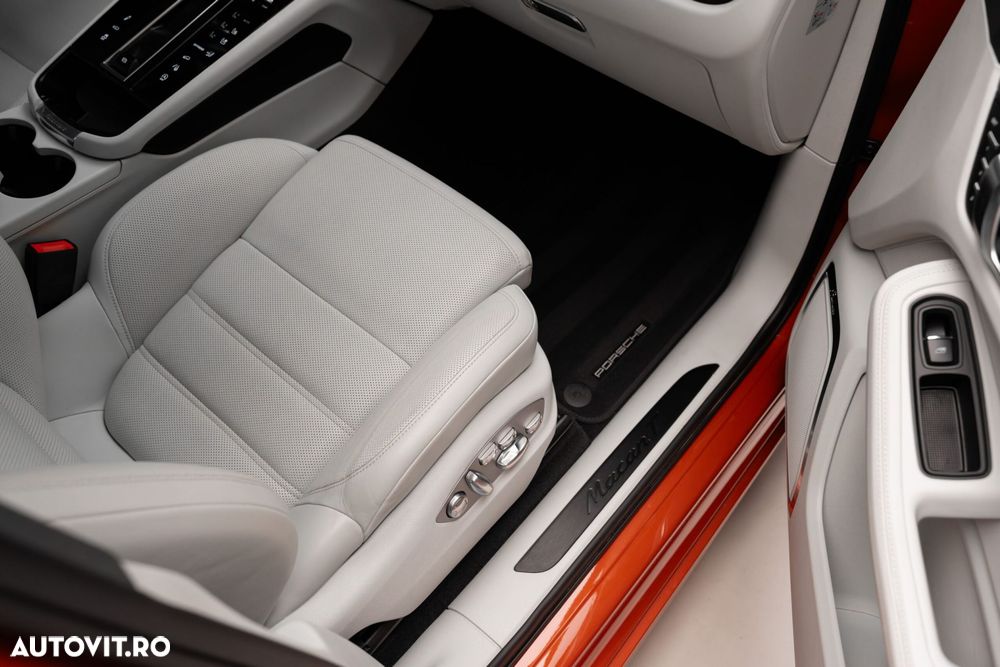 Porsche Macan T - 36