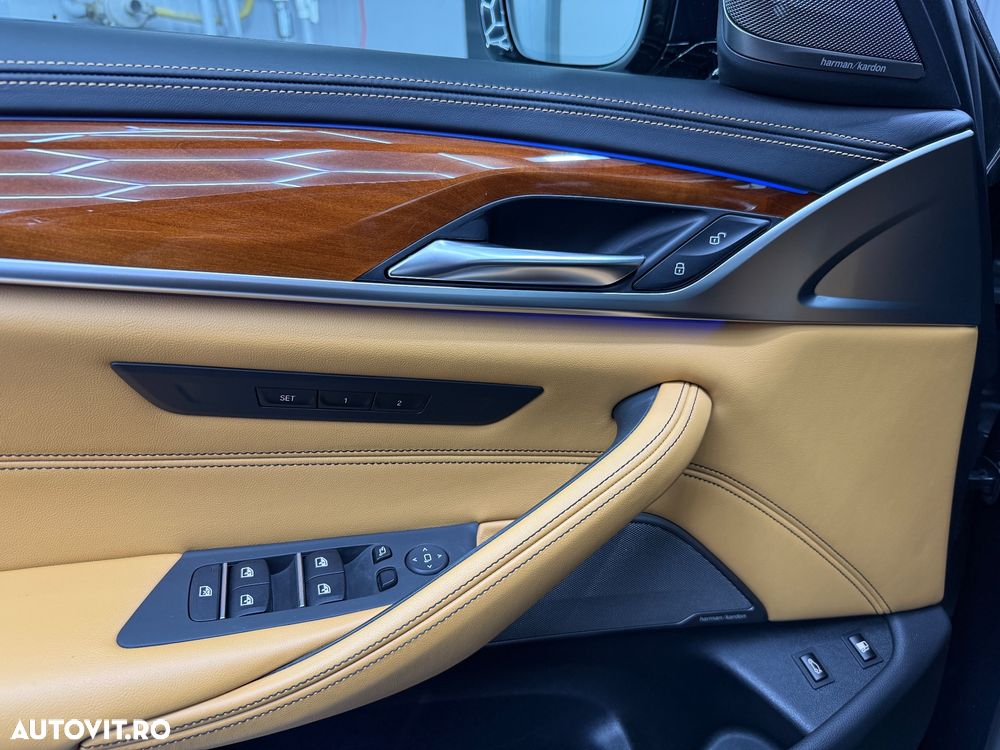 BMW Seria 5 530e Aut. M Sport Edition - 33