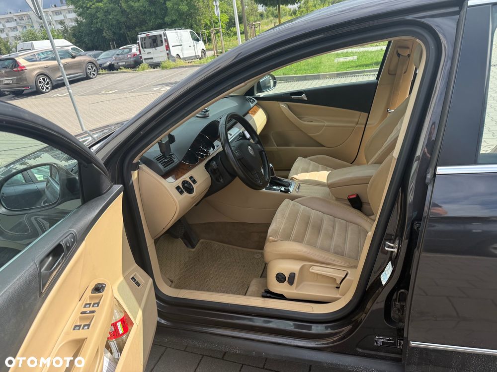 Volkswagen Passat - 4
