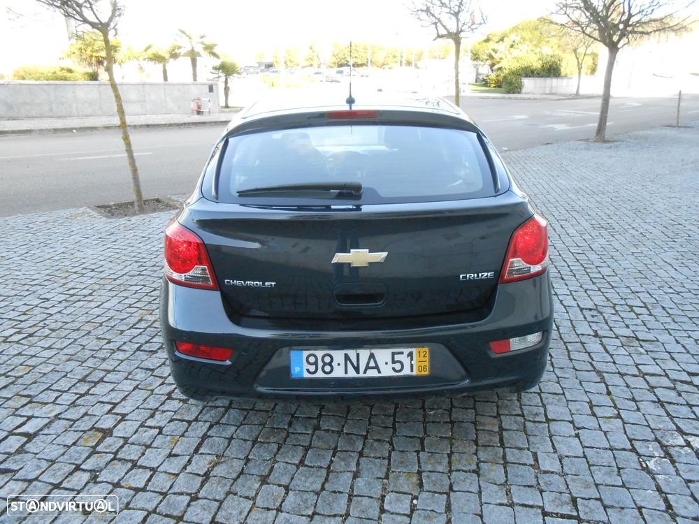 Chevrolet Cruze 1.6 LT - 8