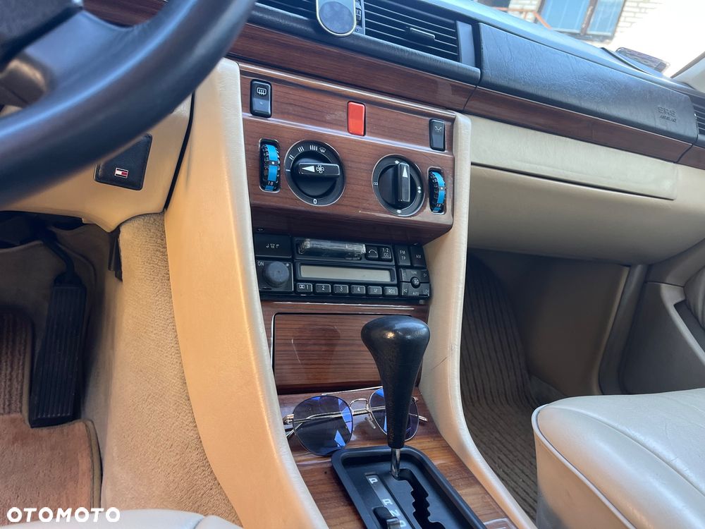 Mercedes-Benz W124 (1984-1993) - 14