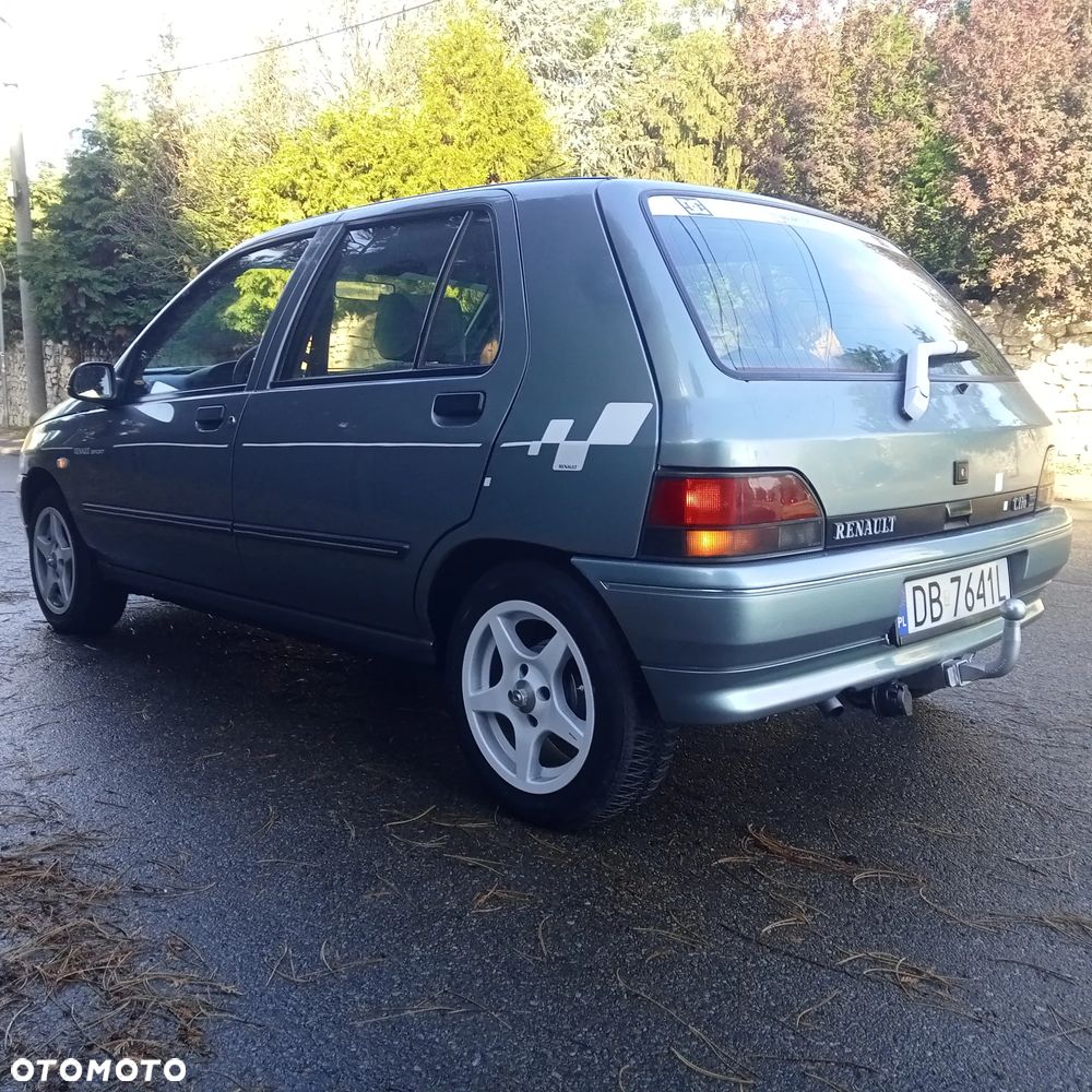 Renault Clio - 19