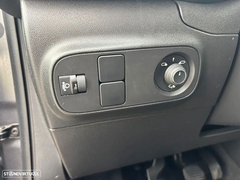 Citroën C3 1.2 PureTech C-Series - 17