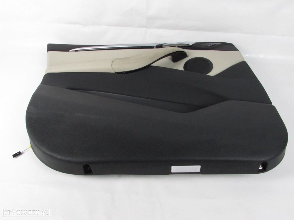 Forra da porta em Pele Esquerdo/Frente Seminovo/ Original BMW X1 (F48) 514179378... - 2