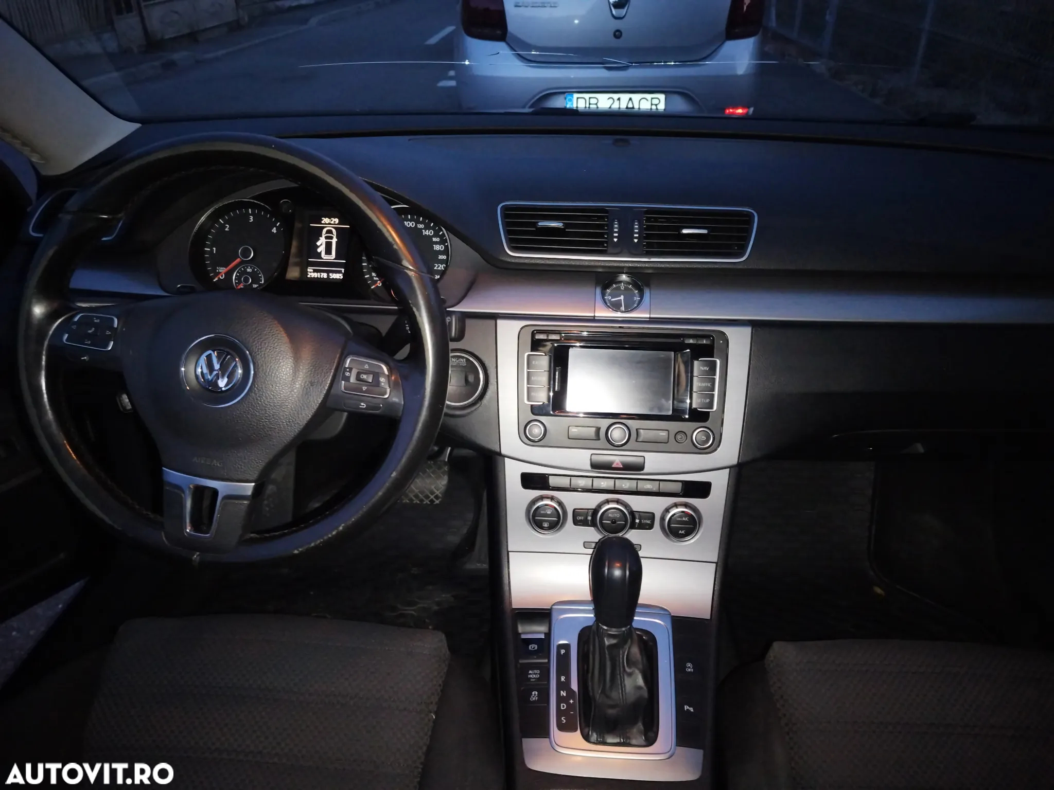 Volkswagen Passat Variant 2.0 TDI BlueMotion Technology DSG Trendline - 6