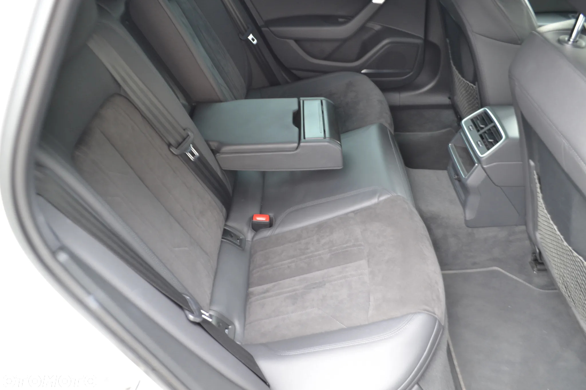 Audi A6 Avant 40 TDI quattro S tronic S line - 6