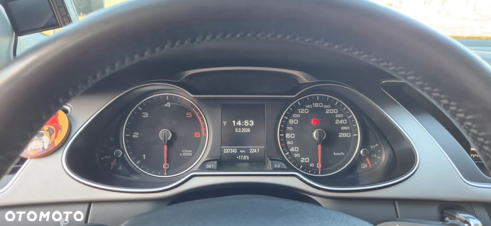 Audi A4 Avant 2.0 TDI - 27