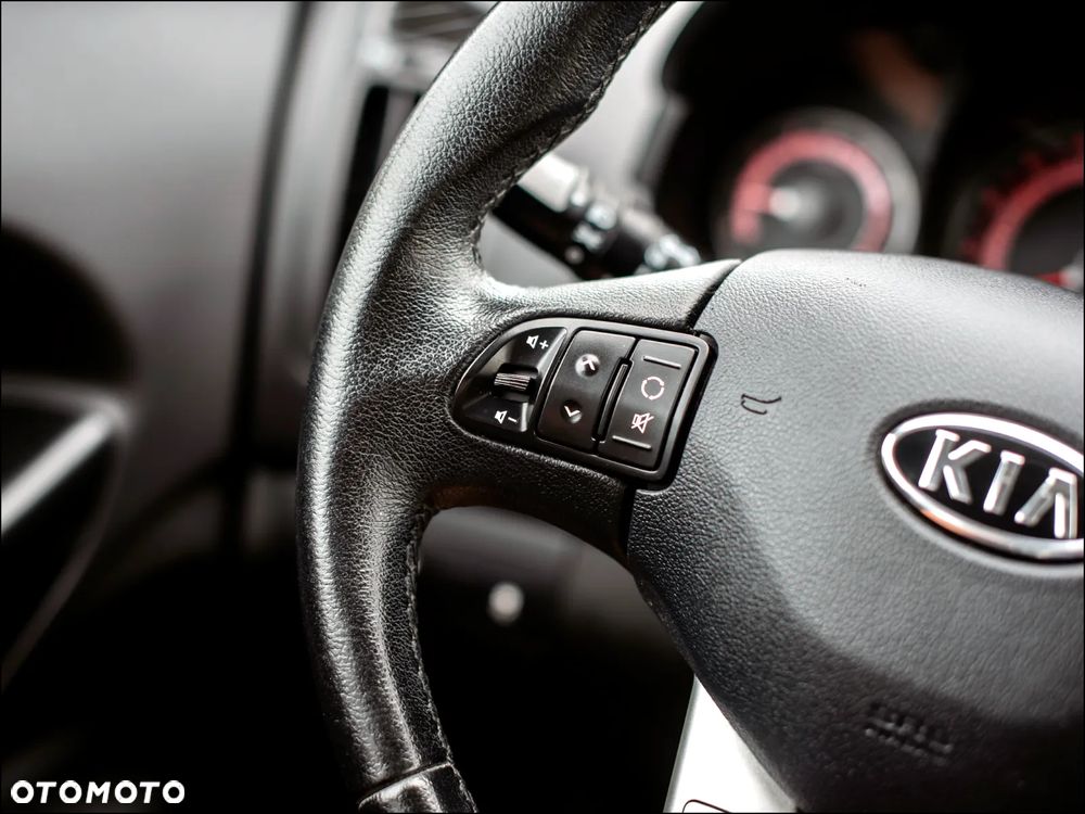 Kia Ceed - 16