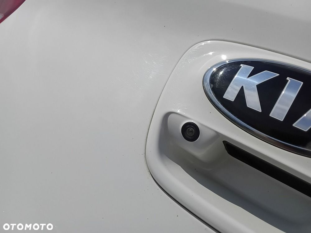 Kia Rio - 32