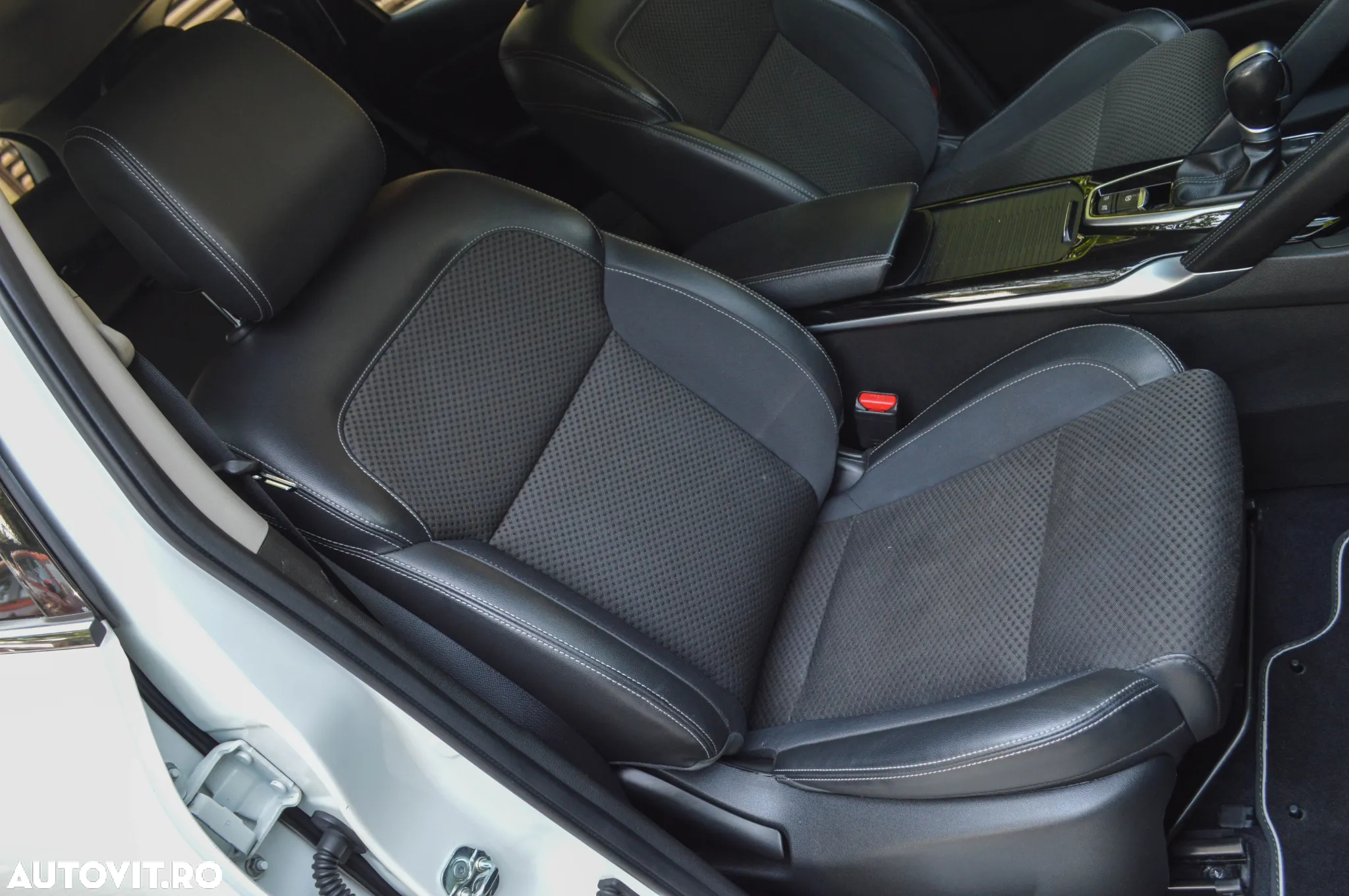 Renault Koleos ENERGY dCi 175 X-tronic 4WD INTENS - 35