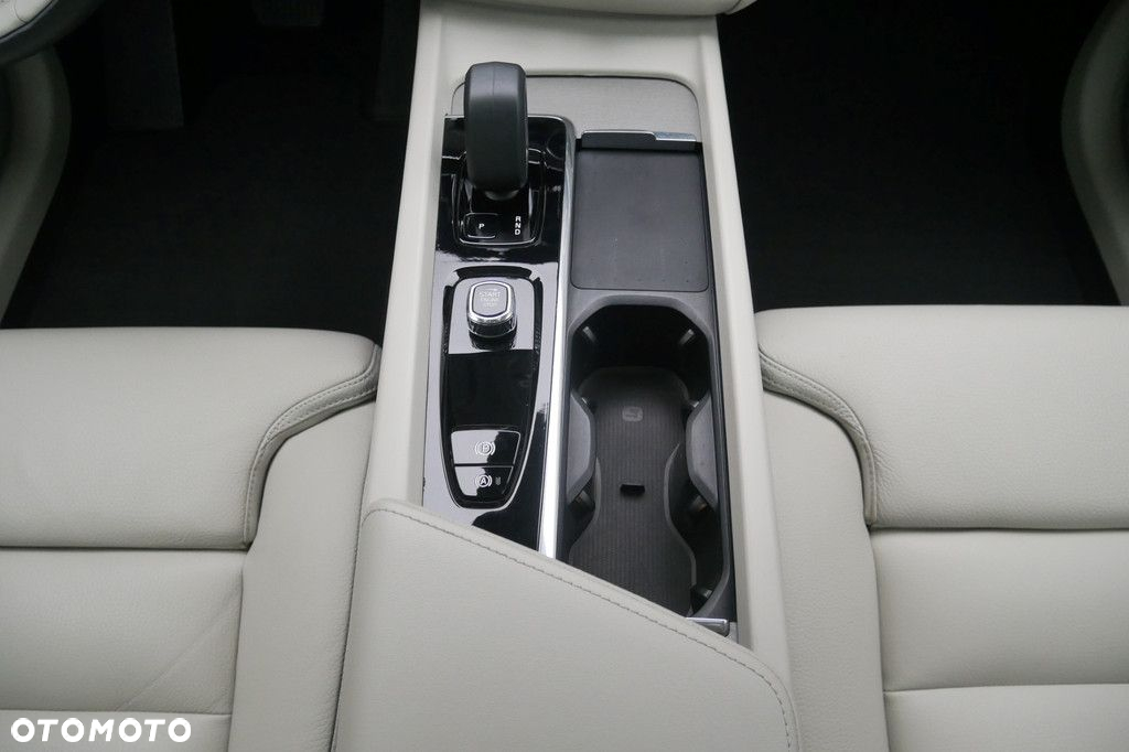 Volvo XC 60 - 11