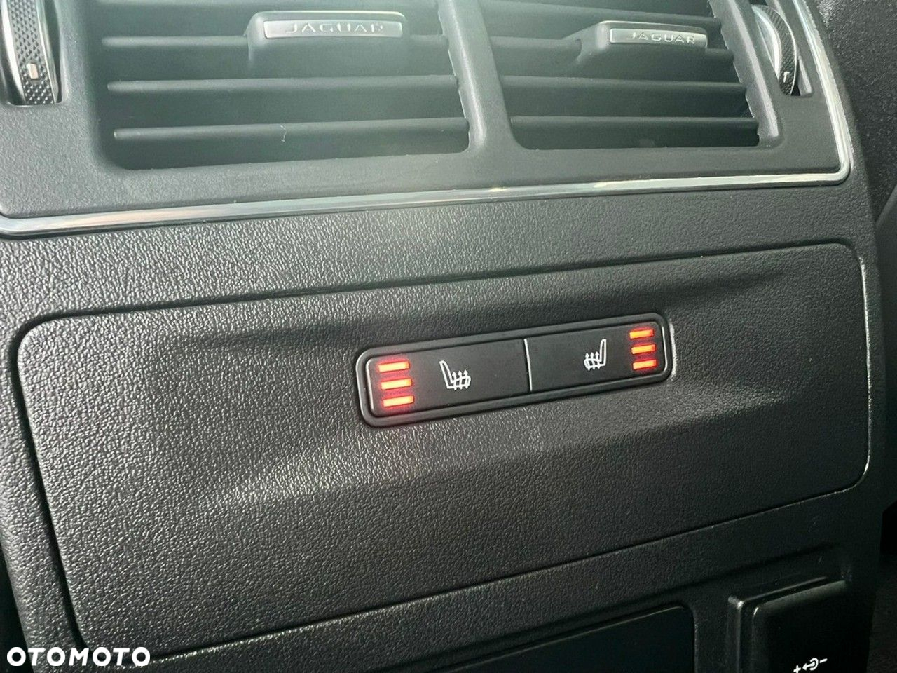 Jaguar F-Pace - 33