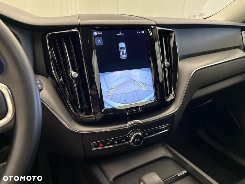 Volvo XC 60 B4 B Momentum Pro - 16