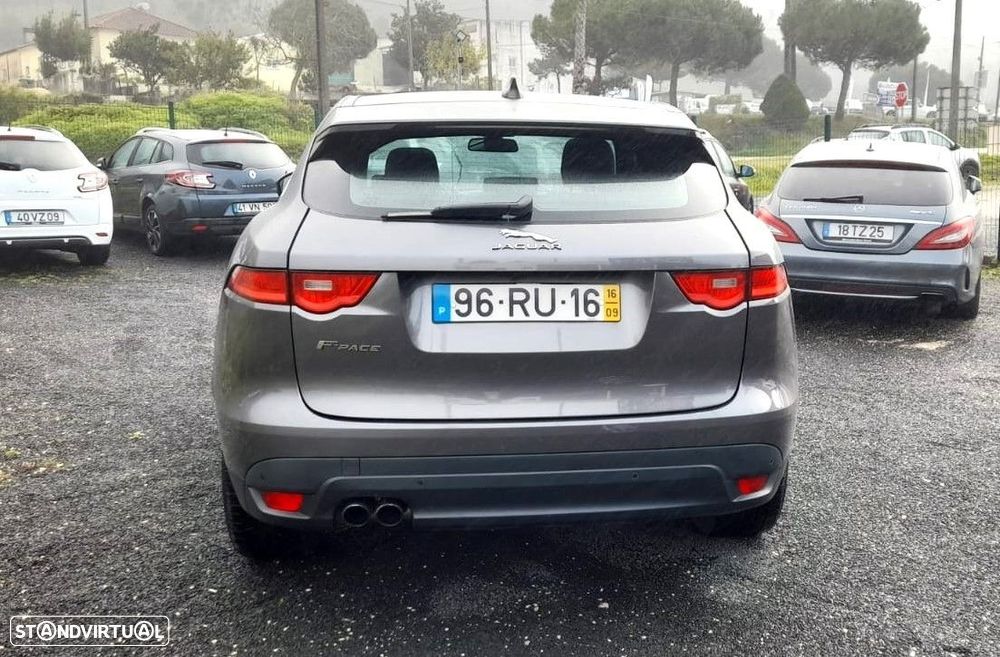 Jaguar F-Pace 2.0 i4D Prestige AWD Aut. - 6