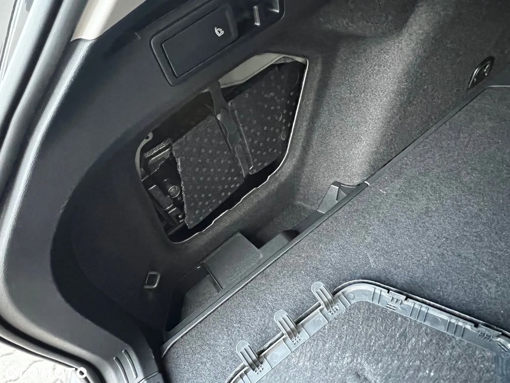 Volkswagen Golf 2.0 TDI SCR DSG Style - 21