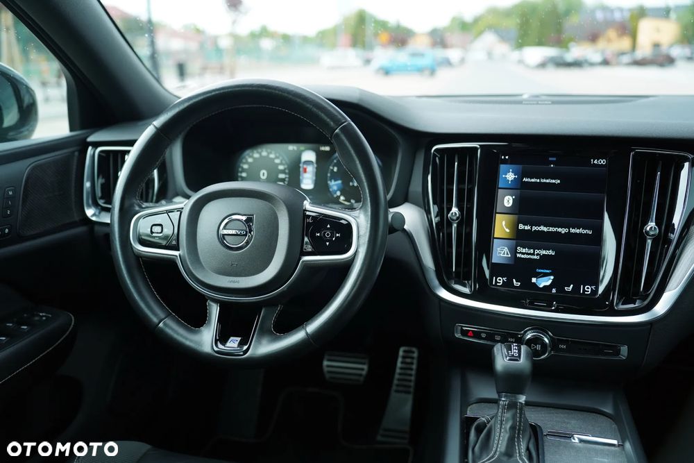 Volvo S60 T5 R-Design - 25