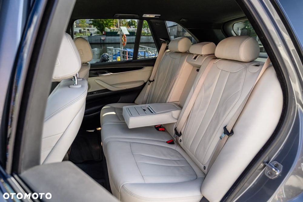 BMW X5 M M50d - 35