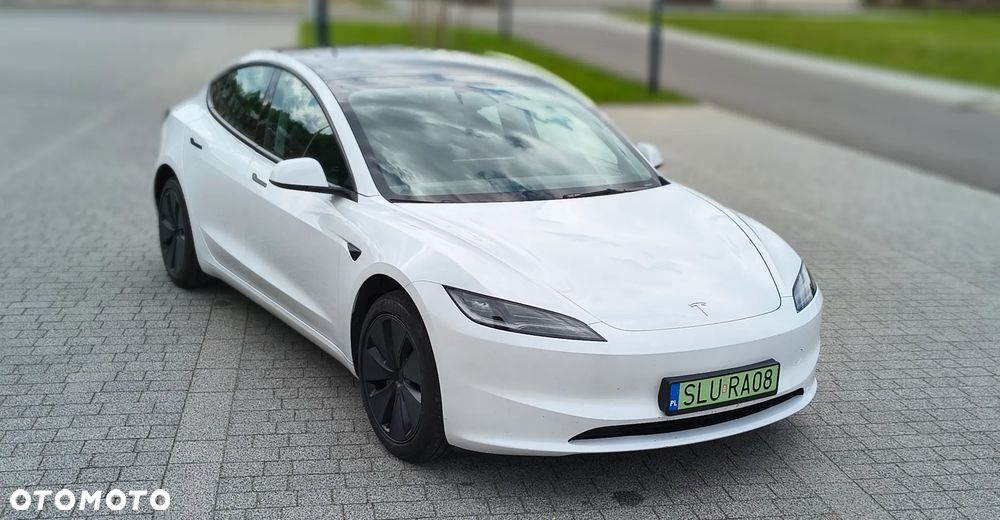 Tesla Model 3 - 1