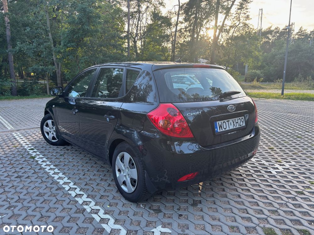 Kia Ceed 1.4 Comfort + - 5